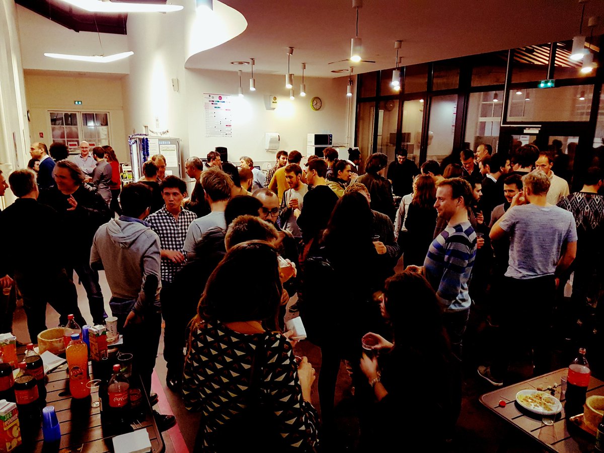 Agoranov_innov's tweet photo. #Noel est en avance chez #Agoranov ! #ChristmasParty #Startups #FunInnovation https://t.co/aqKZFQnEAC