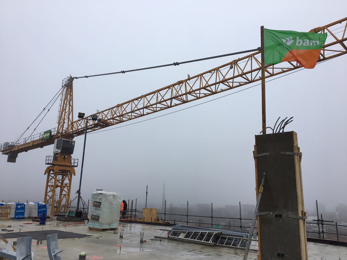 francisleers's tweet photo. Met de kerstperiode voor de deur vandaag het hoogste punt van @LaCourBleue bereikt. @BAMWonen https://t.co/dwoCIp3DFq