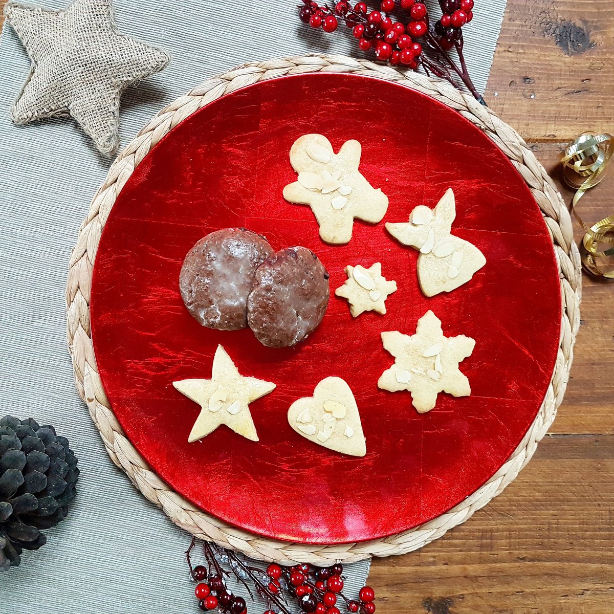 homedelish's tweet photo. Finally some festive bakes! #christmas
#TwitterBakeAlong https://t.co/bzacRC1rQC
