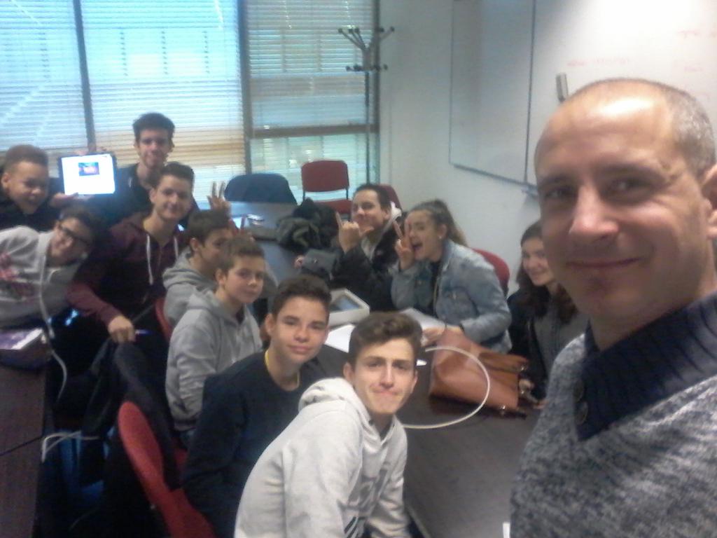 _VincentLouis's tweet photo. First autopilot software for our schoolchildren trainees! https://t.co/7KvJQriT5W