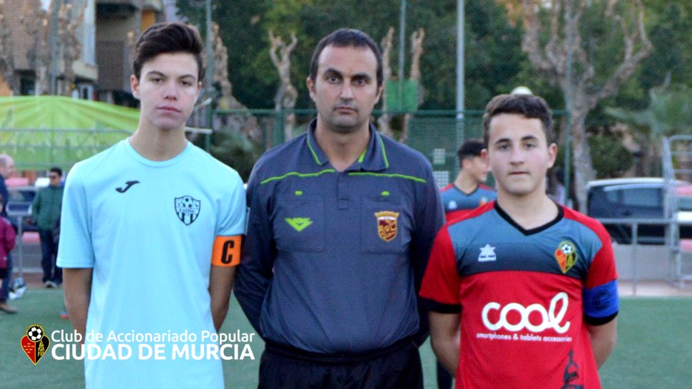 /CDM FOTOS/

1/3 Fotos de la victoria de nuestro Cadete frente al <a href="/patinocfutbol/">Patiño C.F.</a> 

#CanteraCiudad