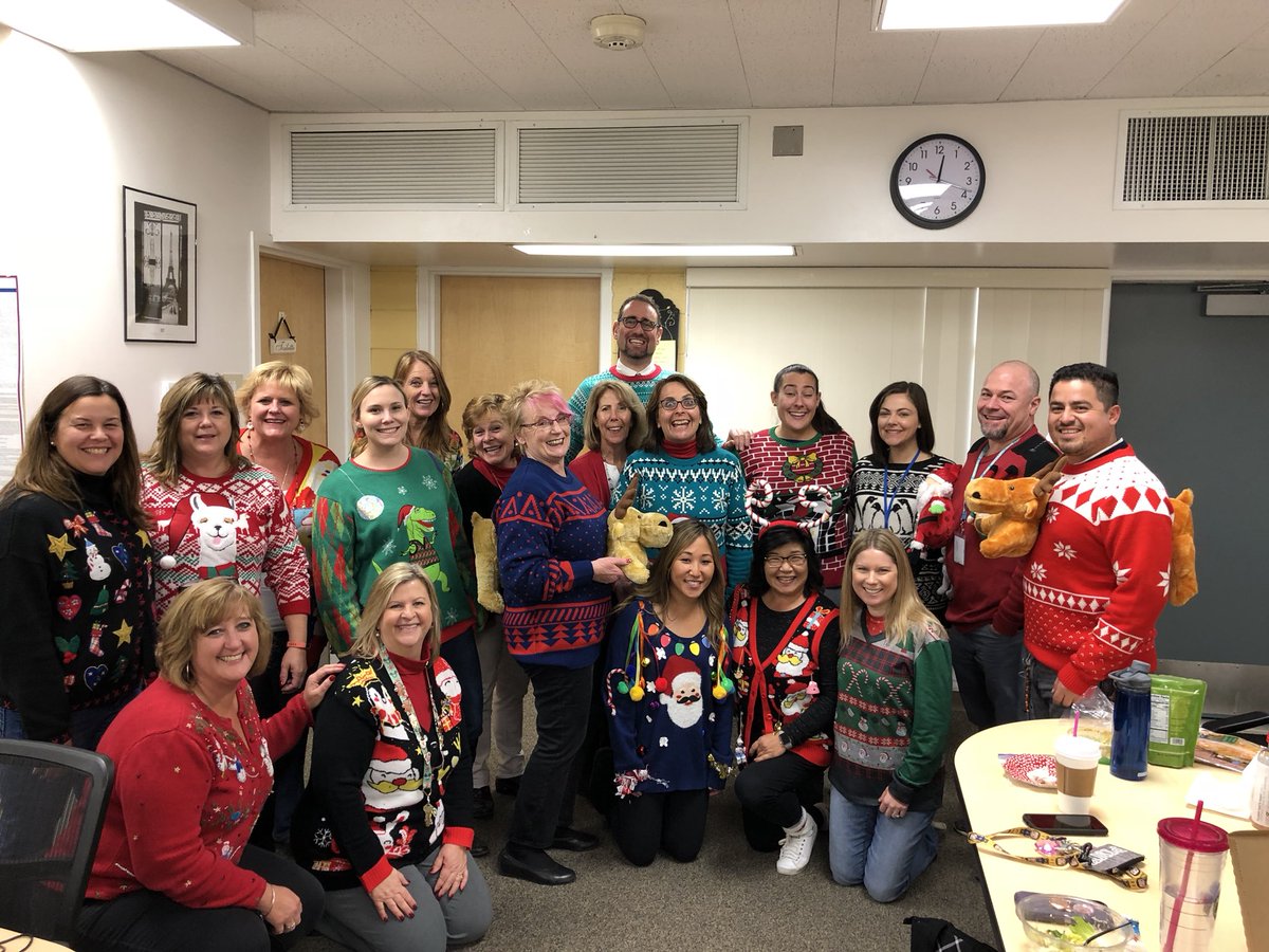 MrsUllmark's tweet photo. Oster School Staff created their own spirit day #osterpride #usdleanrs https://t.co/98SEGjz4eZ
