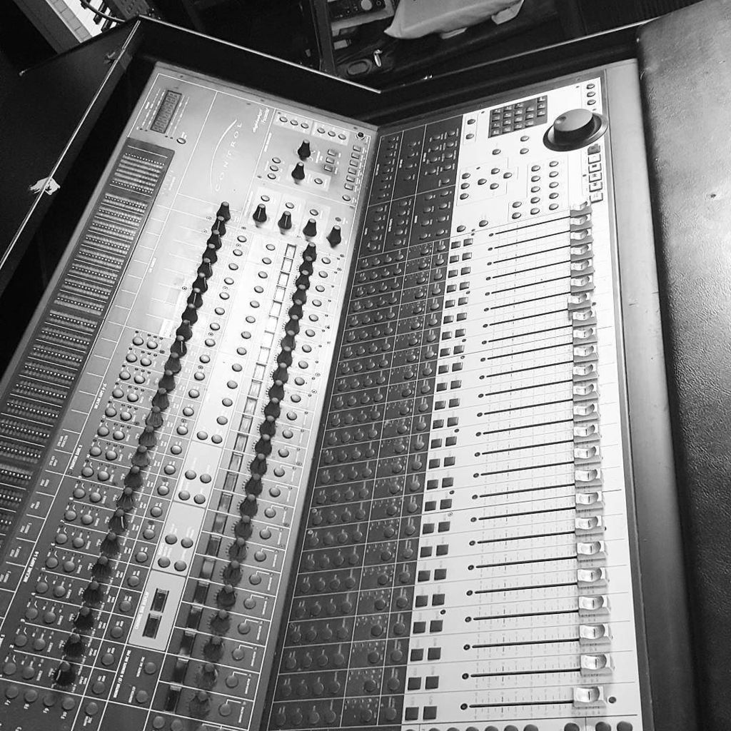 Bombprod205's tweet photo. Upgrading the #recordingstudio #recordingengineer #musicproduction #musicproducer #trapmusic #edm #music #instrumentals #beatstars #buybeats #producerlife #proaudio #protools #control24 #Iproduce #irap #rapmusic #hiphop #rap #pigeonsandplanes https://t.co/0NsKkxWR6u https://t.co/e4wCcOPeAU