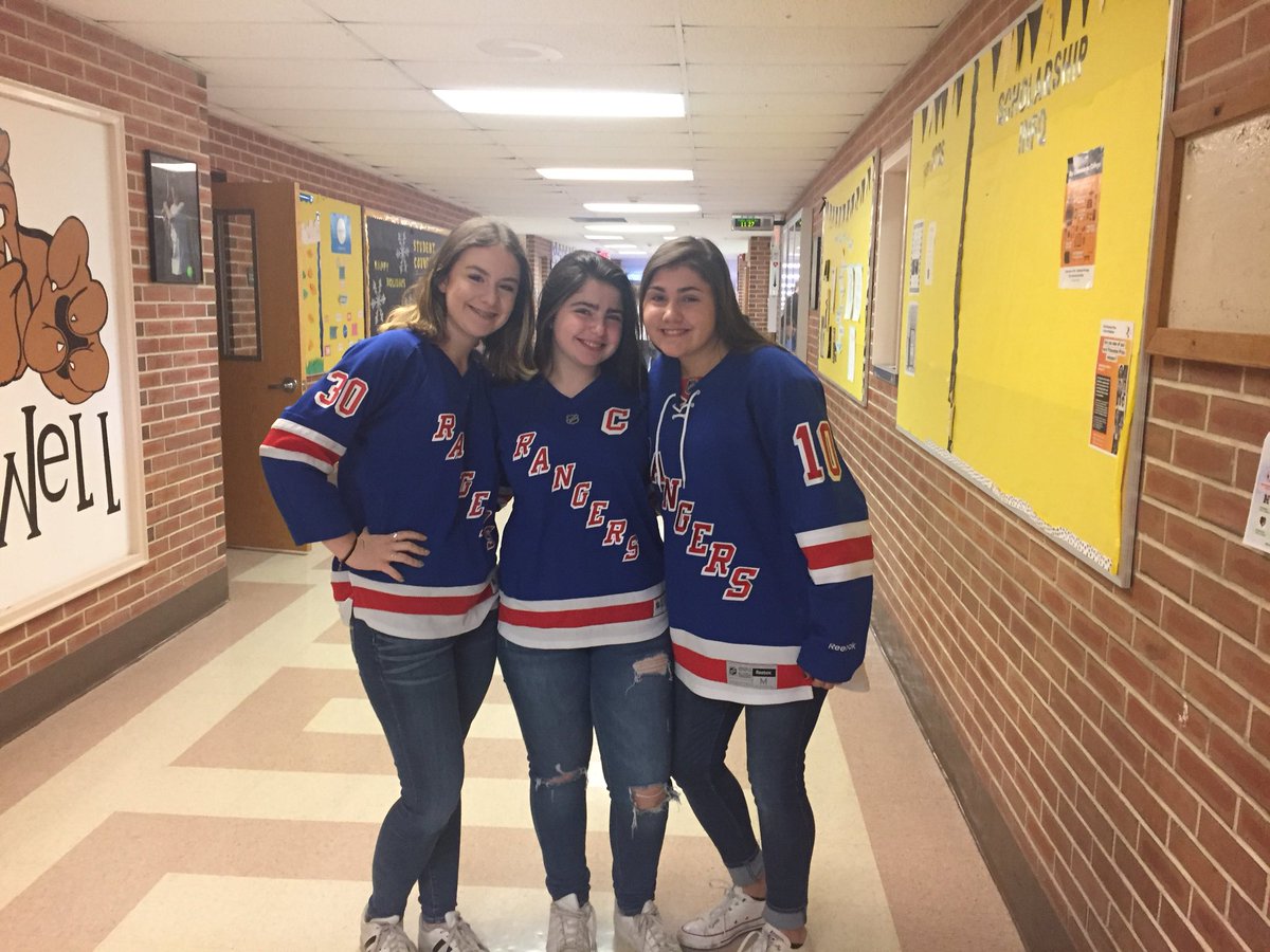 impressive outfit ideas for meme day
11