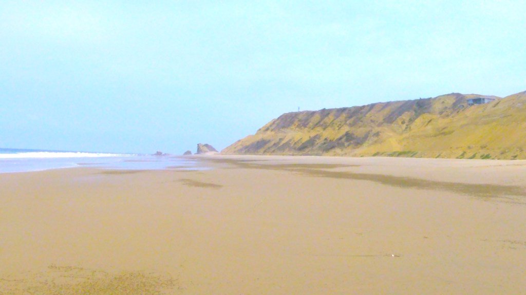 PastThePotholes's tweet photo. Manta, Ecuador https://t.co/igtSMlxUHR https://t.co/RqWdURfgdq