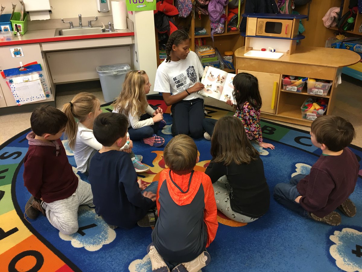 Thank you to the middle school students who read to our kindergarteners this afternoon! #NHSSD #littlestlions @NHS_LES