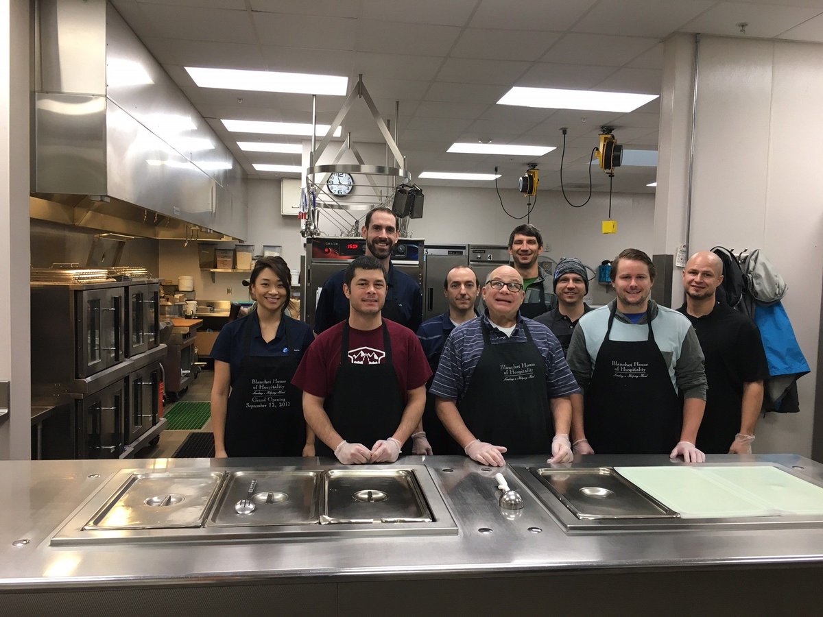 Compunetbiz's tweet photo. Thank you for the opportunity to serve @blanchethouse! #TisTheSeason #blanchethouse #CompuNet #CompuNetGivesBack https://t.co/jVzC3HbERt
