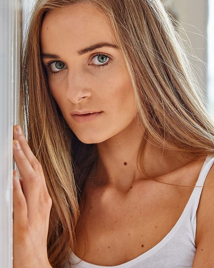 0161Studio's tweet image. A captivating #headshot with Paulina. #0161studio we strive to do things a little differently. #Savvy and #Sassy  #headshots #Manchester #Photography

#wip #igers #potd #igers #instagood #follow ift.tt/2p7H1cL