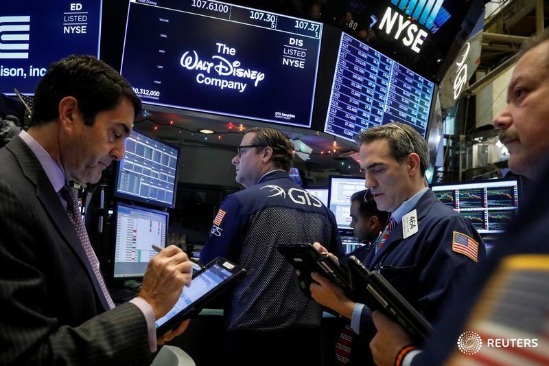 S&P 500 may zoom to 3,000 next year, says Lisa Erickson http://reut.rs/2BXjGzI @usbank @ReutersMoney