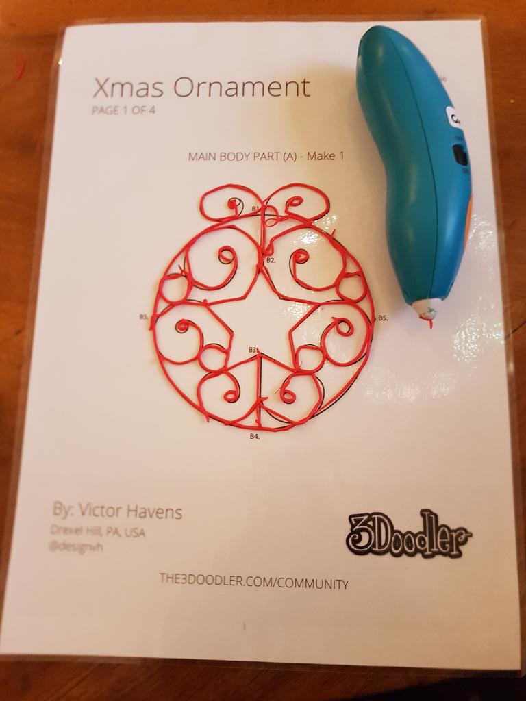 lore_cavalieri's tweet photo. Fiera delle mie creazioni #tinkering Xmas #penna #3D #NataleDigitale 2017 #Miur https://t.co/FDd4uCsDLj