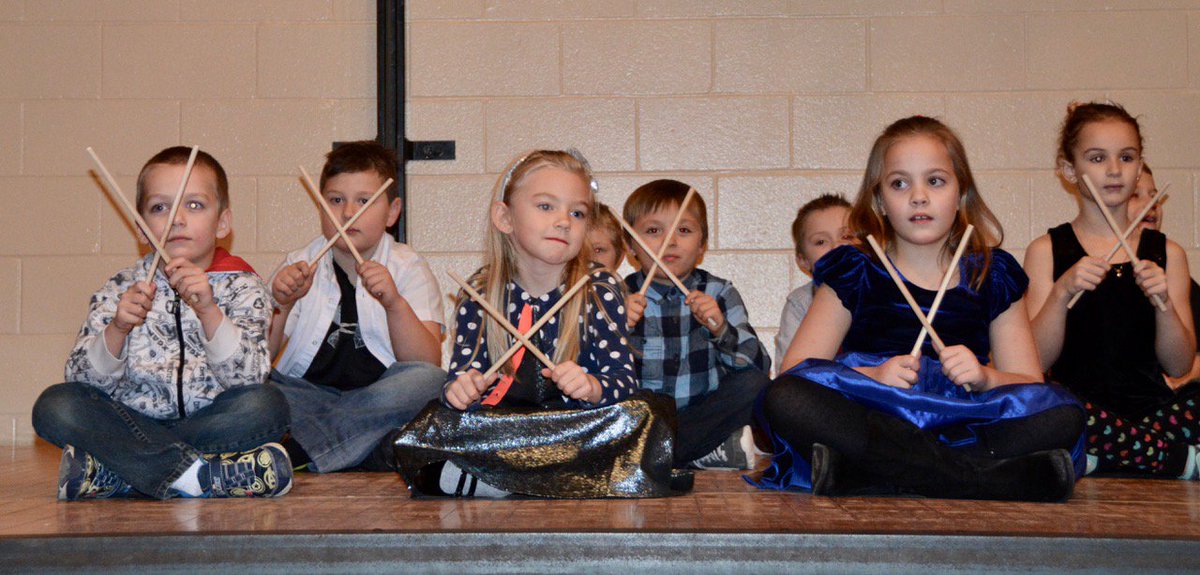 PalmerRapids_PS's tweet photo. Amazing Christmas Concert last night.  Such talent in our small school.  Feeling festive!  #PRPS #RCDSB https://t.co/KlEUPq2dLu