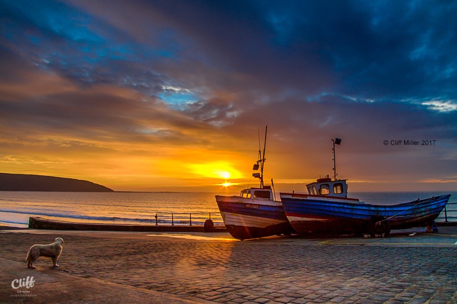 yorkshireboy's tweet image. Coble Landing Sunrise. #Filey
