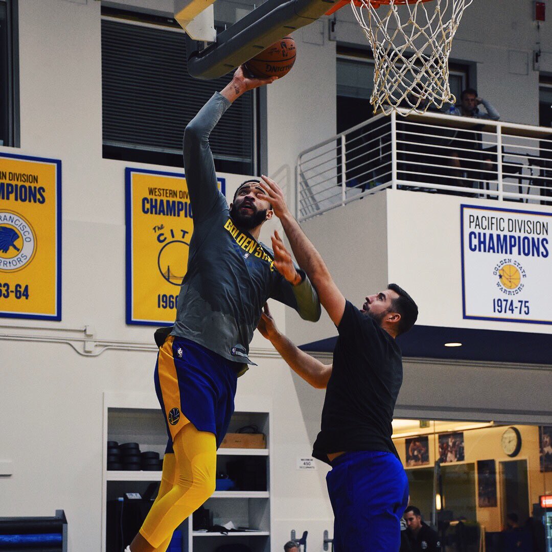 warriors's tweet photo. Work 💪 #DubNation https://t.co/ErdOSUI7vR