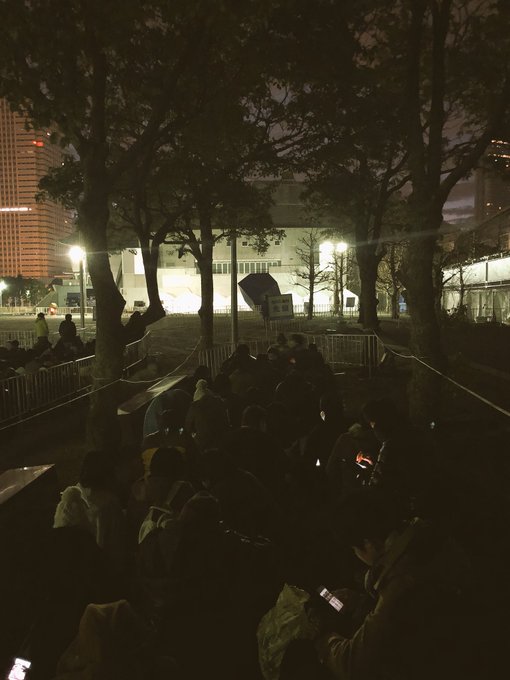 グラフェス開催 平日なのに待機列やばい ステッカー付きメッツ配布中 まとめダネ