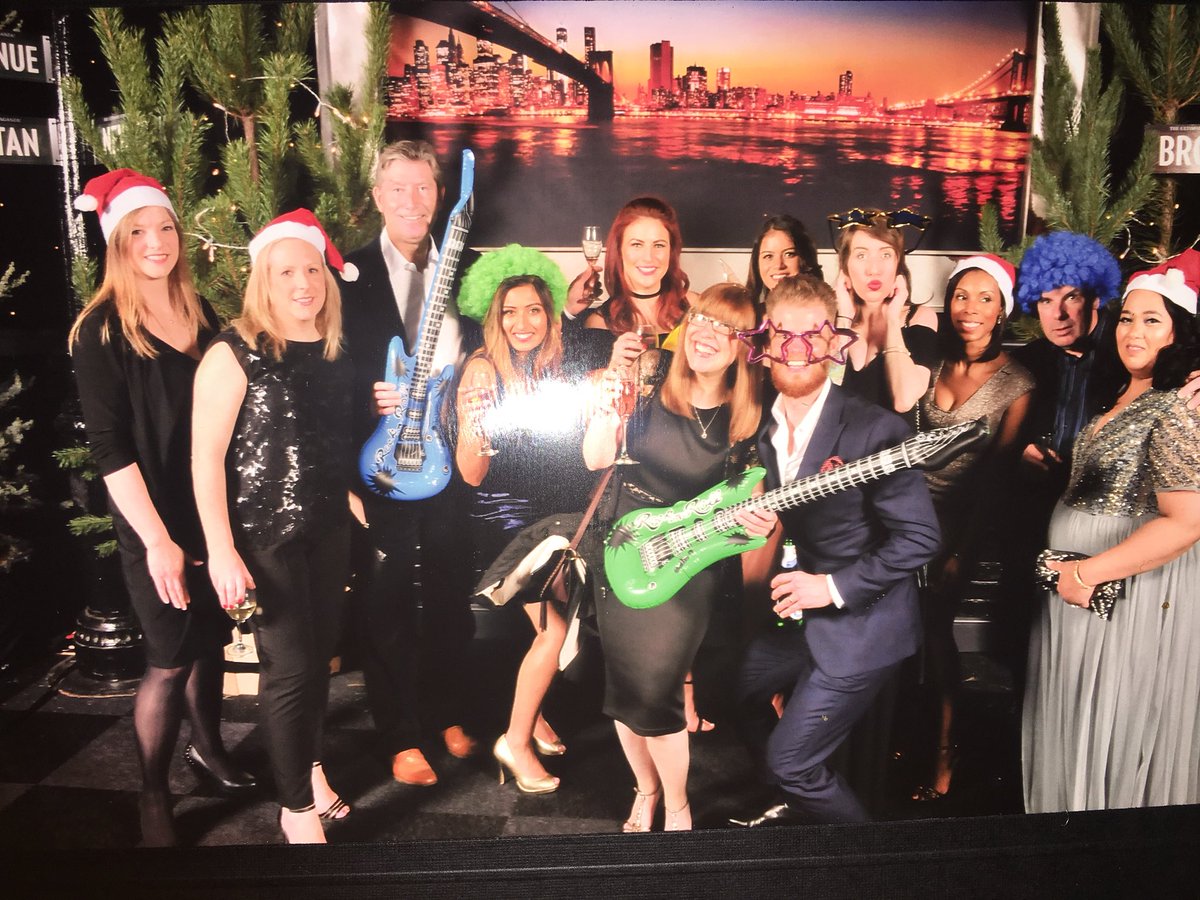Slater &amp; Gordon Lawyers Christmas party 2017. The stunning red head in the middle is single guys 😏 #necxmas #table167