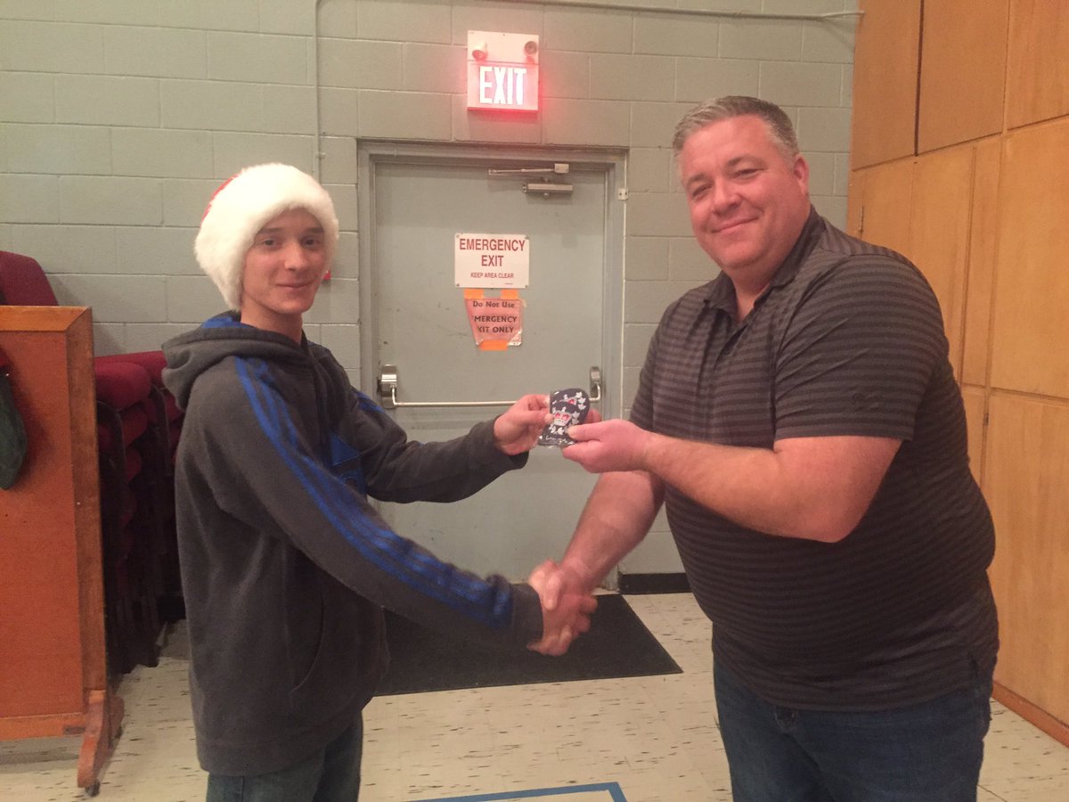 128RCACS's tweet photo. One of our #Thorold #AirCadets being promoted to WOII during the Squadron's holiday festivities. Congratulations WOII Zugno! https://t.co/JUK4UczJt4