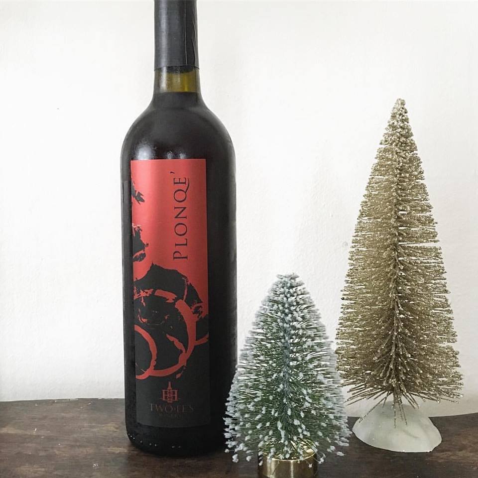 Indiana_Grown's tweet photo. Fill your glass this season with wines from @TwoEEswinery and @CH_Winery! @VinoIndiana1 is sure to have them available at many of your local retailers or you can check their websites for availability. #shopIndiana #IndianaGrown https://t.co/Vopy8bxWhm