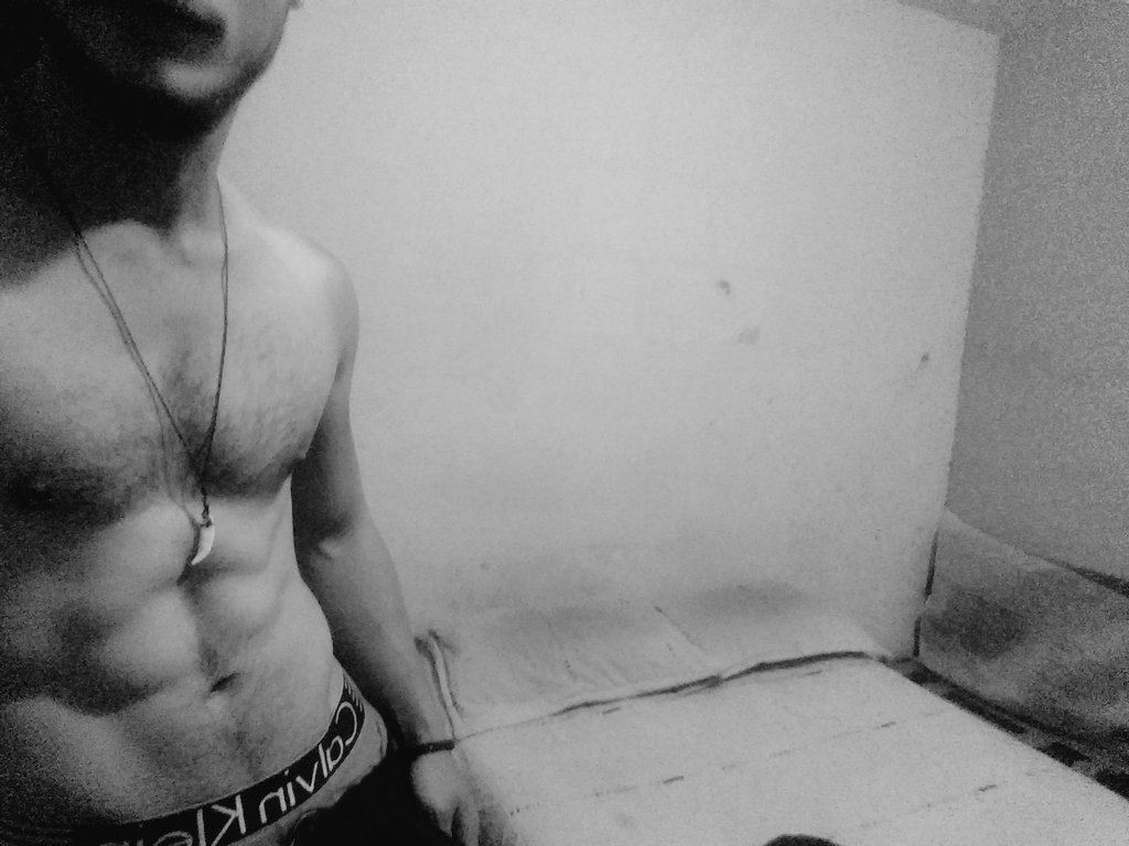 cobynight22's tweet photo. Guys! I'm online 😈😈😈 https://t.co/1IM6eEavOJ