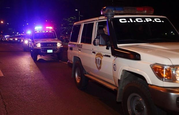 DouglasRicoVzla's tweet photo. Falleció peligroso delinciente tras enfrentar a comisiones del #CICPC en Guatire.
https://t.co/l8ANxGMA3h https://t.co/hmJCxbcLbI