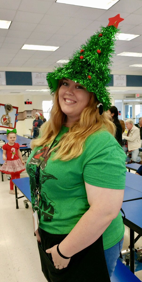 VPAA_PRIDE's tweet photo. Happy holidays from Veterans Park! @LeeSchools https://t.co/09vWRcYVtm