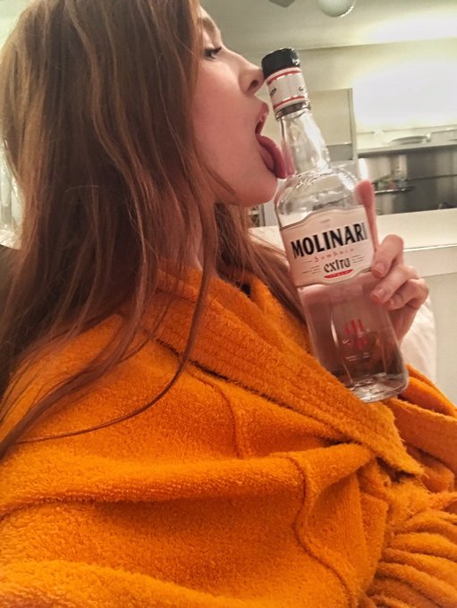 When it's Friday already😄 https://t.co/z6vHmmHNPw<a href="/tag/halp"class="tags"><span>#halp</span></a>