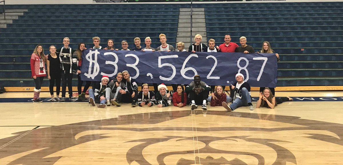CHPaws4aCause's tweet photo. Thank you all for your donations! The Grizzly Nation made a lot of families Christmas possible! Good job CH and have a Merry Christmas💙💚🎅🏻 https://t.co/X1Ke3q4V5q
