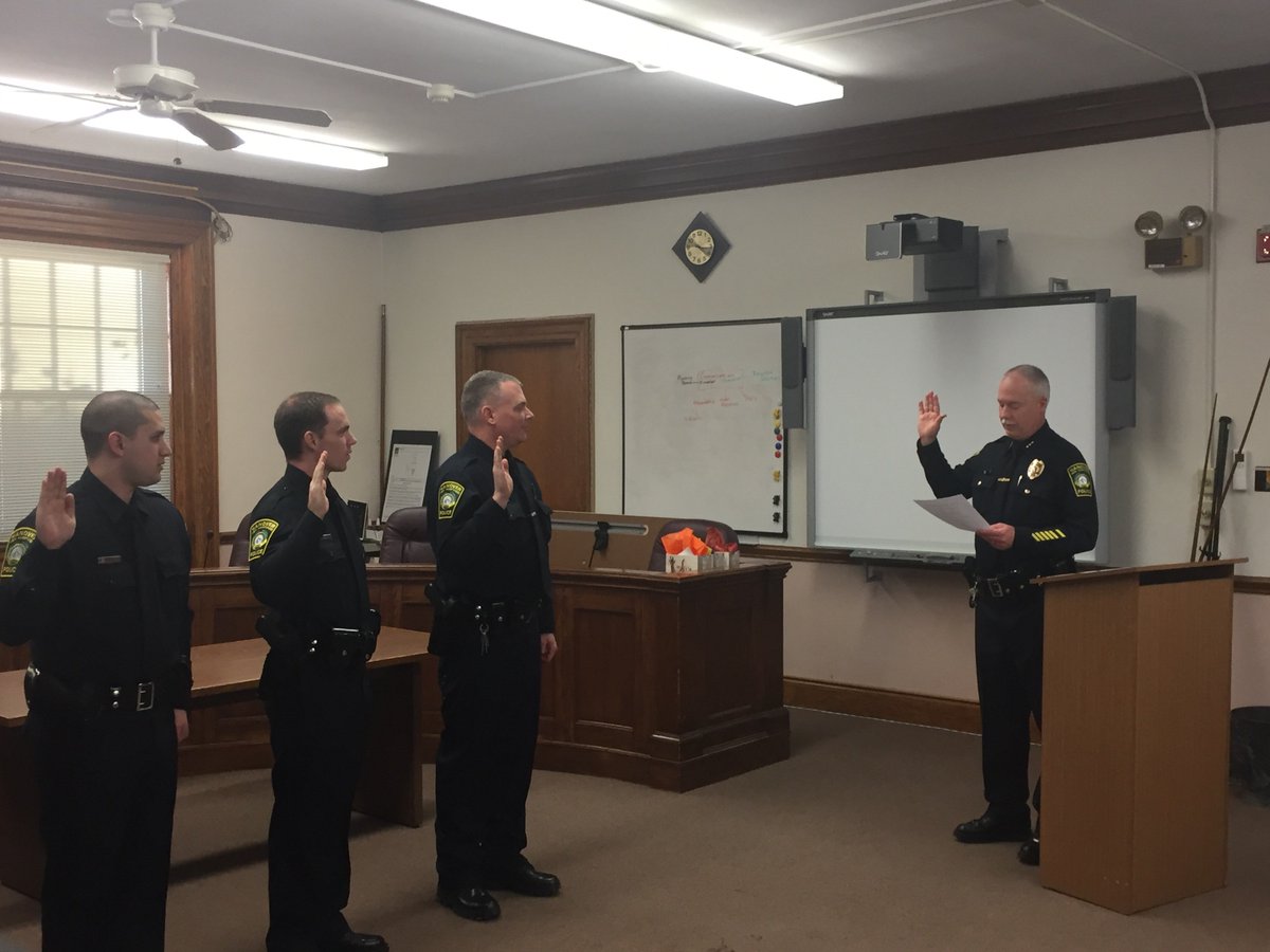 HanoverNHPolice's tweet photo. Congratulations to Hanover's new officers! HPD Officers serve with nobility and distinction! https://t.co/PYx6mf6gqV