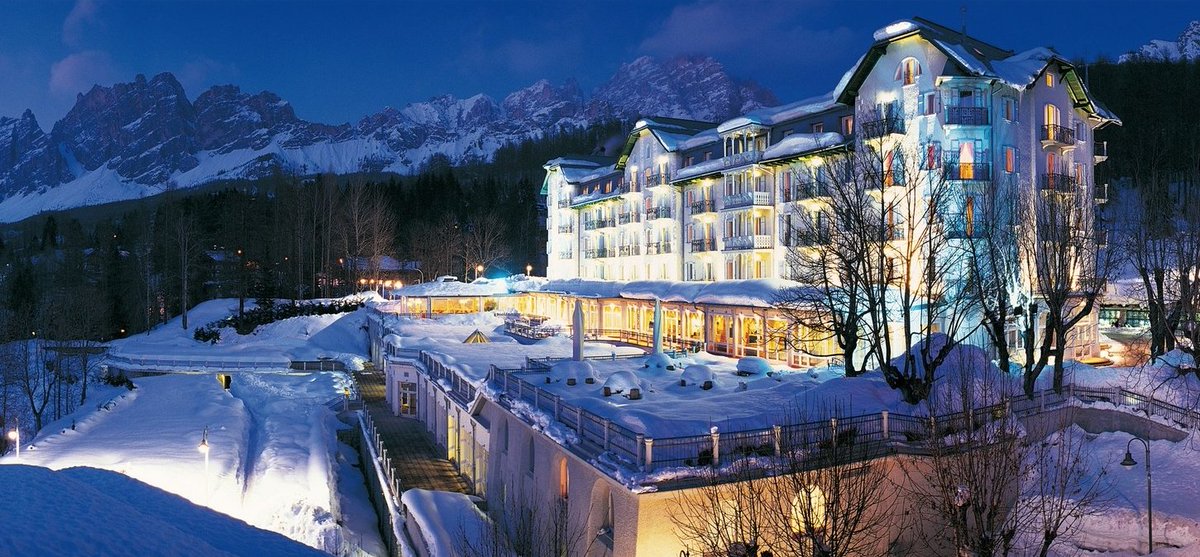 SGL_A's tweet photo. Destinations for design lovers this winter via @architecturaldigest https://t.co/0QmddHOdm2 #wanderlust #designdestinations #AbuDhabi #Paris #SanAntonio #Singapore #Cortinadampezzo https://t.co/V4K2bXq1sd