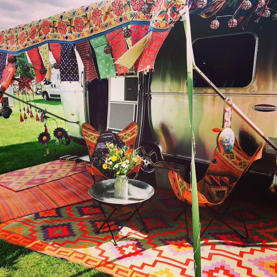 EttiesField's tweet photo. This is #Ettie herself one of the #Airstreams that will be available to rent for glamping breaks here @EttiesField https://t.co/wE55OFMl5V