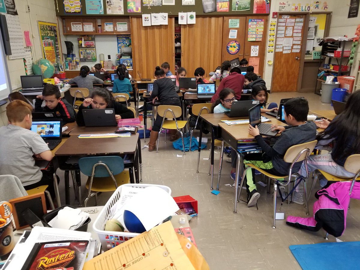 mrpassner's tweet photo. 3P exploring nonfiction texts using Storia! #navigatingnonfiction https://t.co/AM5Q38DFnh