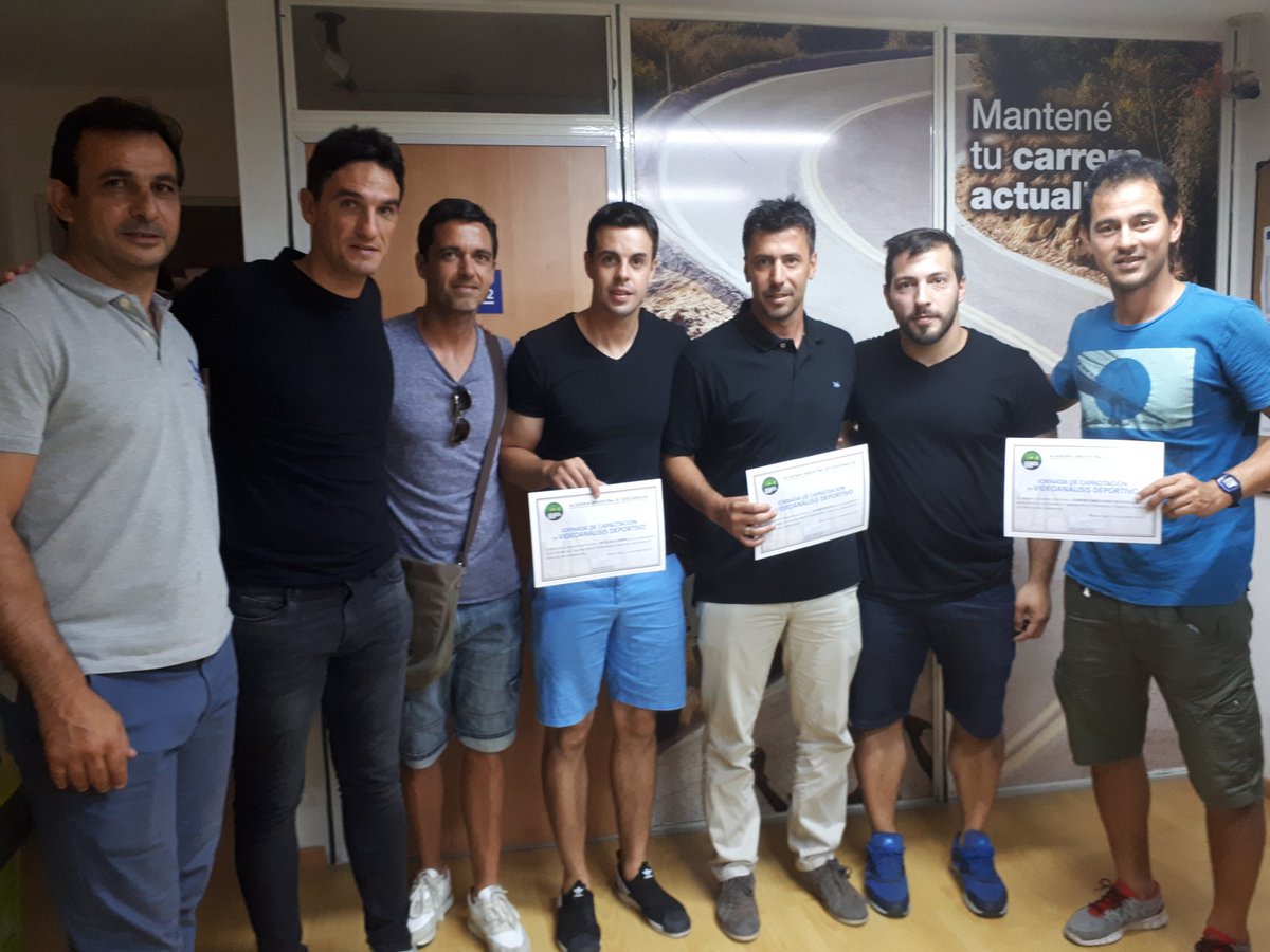 AlvaroPintos9's tweet photo. Exelente Capacitación de @Videoanalistas @deporfutbol01 https://t.co/K7a4MjS4oY