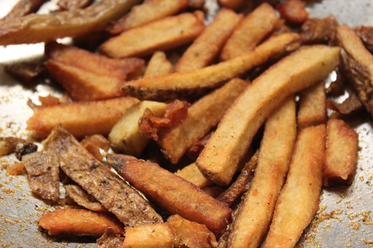 curdzpoutine's tweet photo. Crispy fries just waitin' for gravy &amp; curdZ... 
Come grab some gourmet #poutine tonight before the #onstorm! We're located at 398 John Street in @DTBurlingtonON https://t.co/Tp2HUcg6ZQ