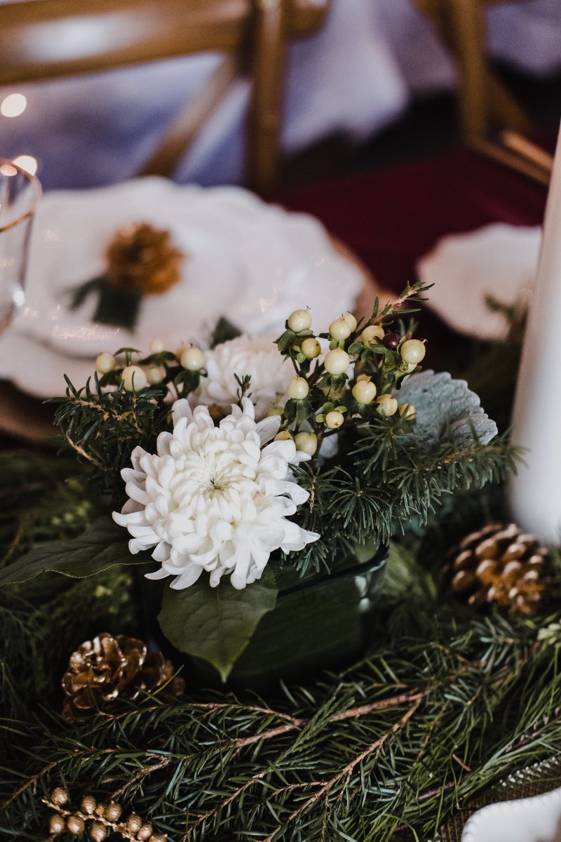 No matter the occasion, florals are always a good idea! #elleflorals #bloomsbyelle #ellelidays #ellecuisine