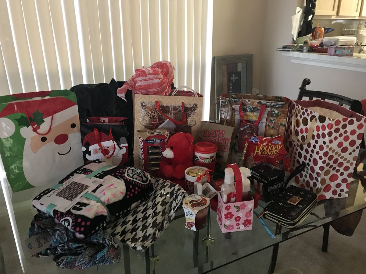 TheatreELC's tweet image. My kiddos really blessed me this year. #TeacherGiftsRock #ImDancing