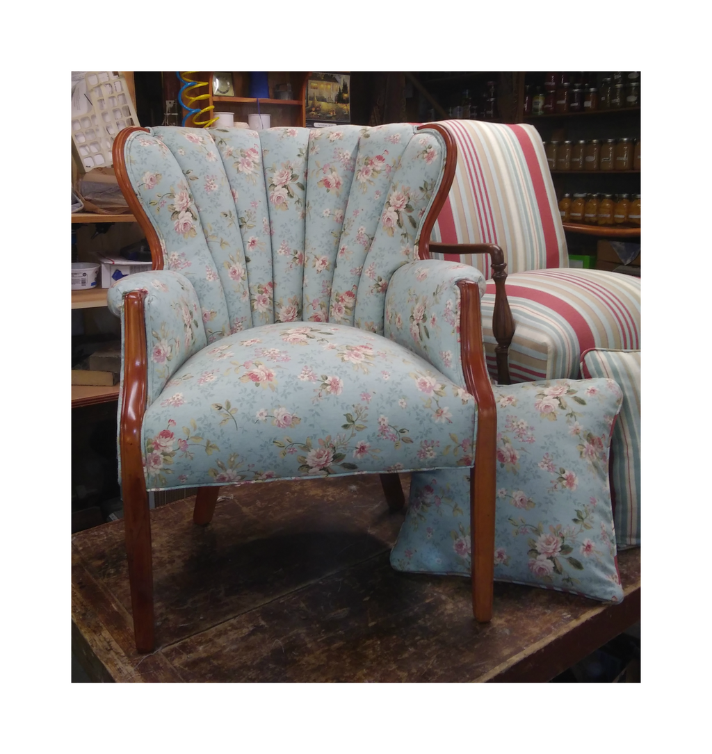 charfabrics's tweet photo. Sonlight Sewing &amp; Upholstery in China, ME put pattern 10820-02 to good use on this beautiful shell back chair. #sonlightsewing #charlottefabrics #charlotteshoutout #custommade #furniture #upholstery #reupholstery #fabric #floral https://t.co/td8LHusO8h