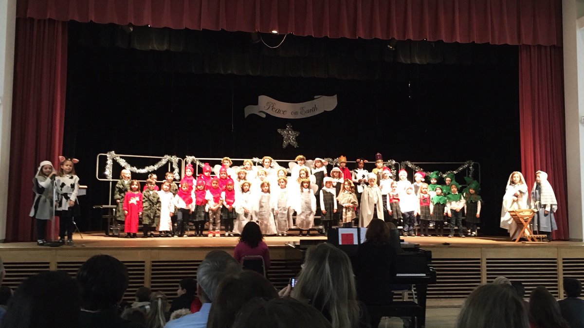 SacredHeartMI's tweet photo. Beautiful Christmas program from the Primary today! Up next: Upper School and Middle School for Girls tonight at 7! https://t.co/lpce5AwgkU