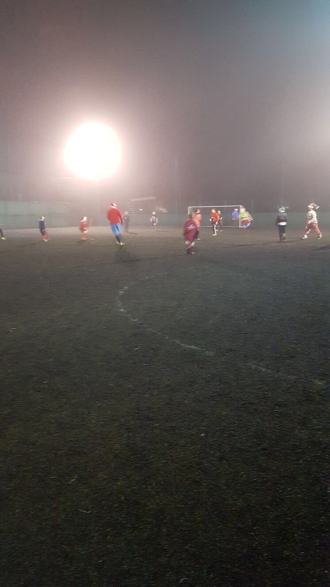 Treboeth_U13's tweet photo. The parents ran out narrow 14-13 winners in our Xmas themed training #excellentfun @pfswansea @MylesTunney @nipper171 @NewcombeNoah @lucasloftsltd @robtunney #claretarmy https://t.co/8VRiLuwNQL