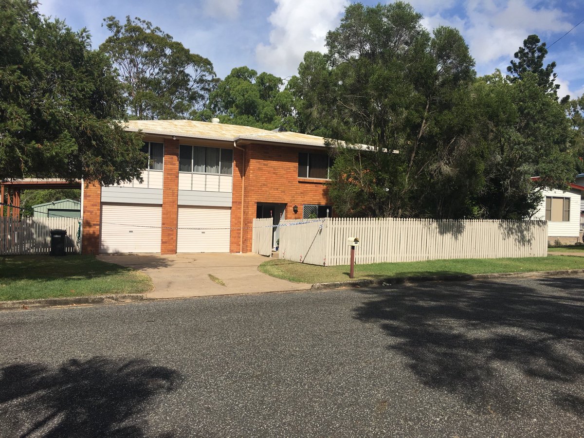 S_Ross7's tweet photo. A woman in her 50s has been found dead by her daughter in a Frenchville home. Police treating cause as suspicious @7NewsCQ #7News https://t.co/w9vQLzlWtW