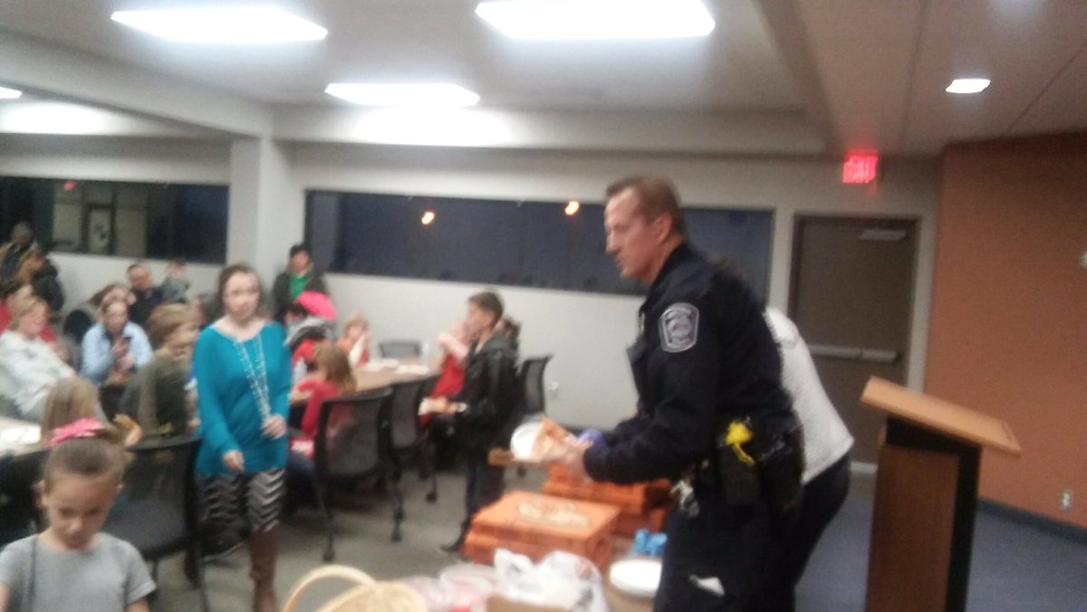 SCADragons's tweet photo. Officer Ken Szmansky empowers students at the annual Bike Giveaway. @StanleyPage9 @swartz_creek https://t.co/EXi9u8md8t