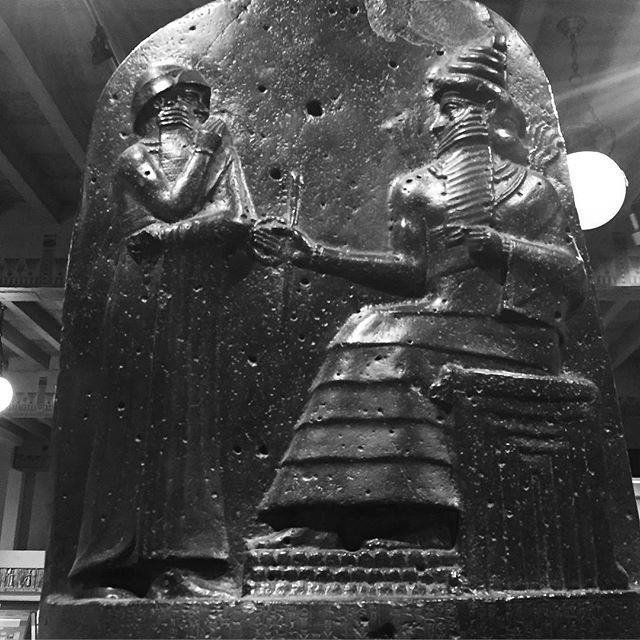 MuseumCampusS's tweet photo. Code of Hammurabi, on view at the Oriental Institute. Photo by m durusu
.
.
.
#OrientalInstitute  #7museums1mile #MyChicagoPix #museum #explorechicago #igerschicago #Insta_Chicago  #ChicagoMuseum https://t.co/87S1WwpSca