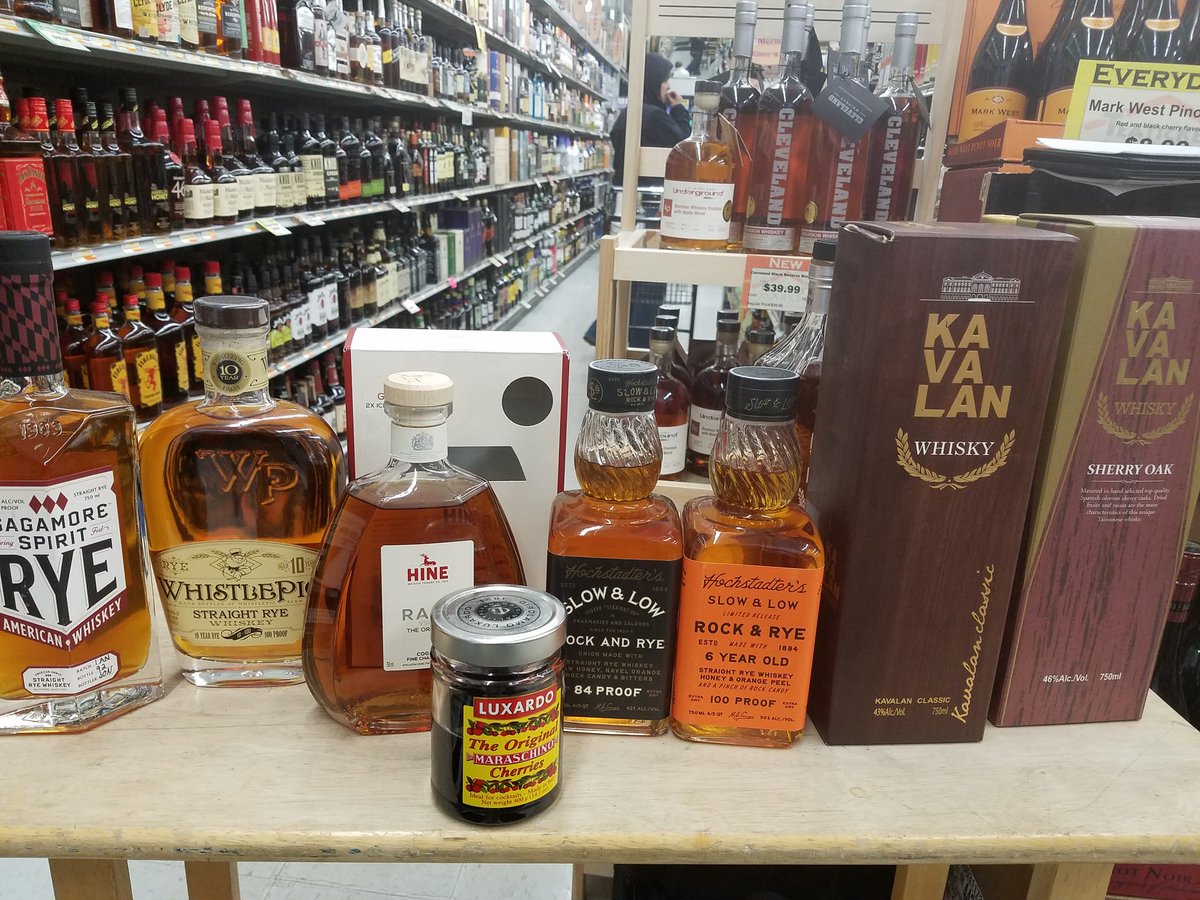 CoutoBob's tweet photo. Spirit tasting @ Teaticket Mkt W/ @DrinkSlowAndLow @WhistlePigRye @kavalanwhisky @CognacHine @LUXARDOUSA cherries &amp; Sagamore Rye https://t.co/iYxsJH5k9f