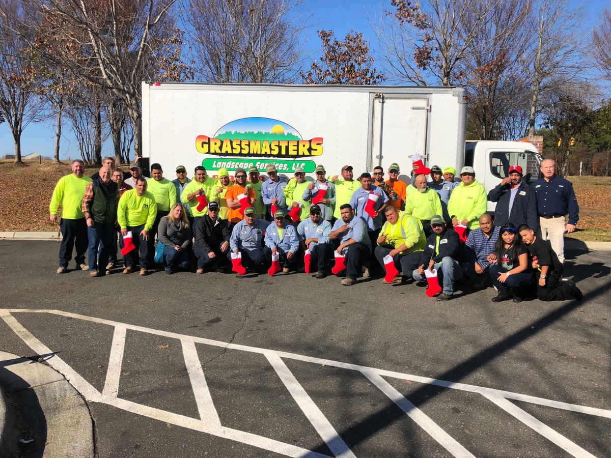 GoGrassMasters's tweet image. So BLESSED with an AWESOME crew🇬🇹🇸🇻🇲🇽🇵🇾🇭🇳🇺🇸🎄🎄🎄Merry CHRISTMAS