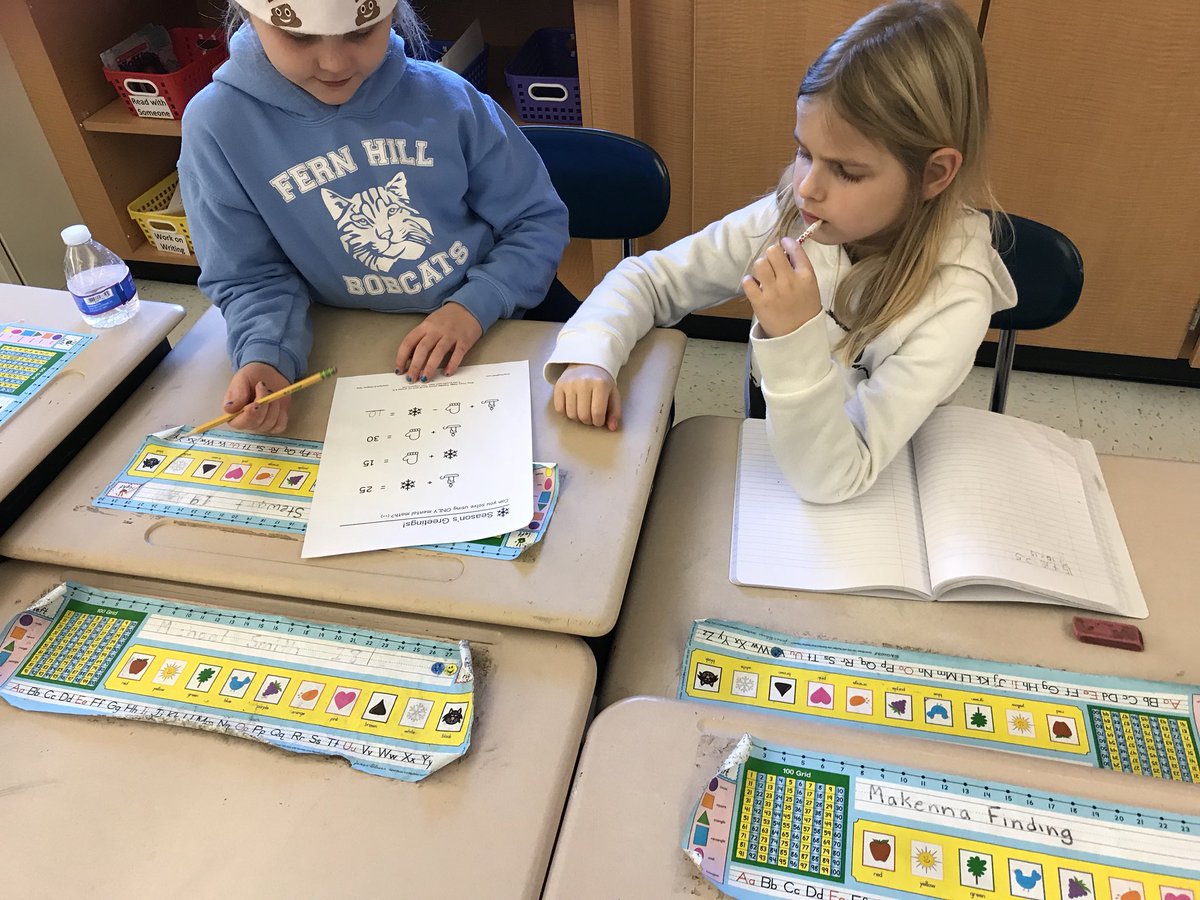 MrsMizesClass's tweet photo. Holiday Math Challenge!! #itwastooeasy #iamsoproud #FHEBobcats https://t.co/5cfv4JoZpe