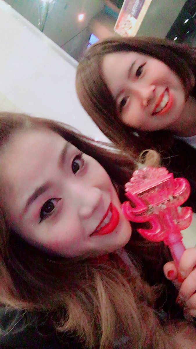 Kmegu96's tweet photo. 初参戦で地元鹿児島〜♥️
最高に幸せすぎた時間だった!✨
席も思った以上に近くて
ayuの顔がはっきり見えて...
生歌も鳥肌たった...😭!💕
たくさんたくさん声出した♥️!
ayuほんとにありがとう♥️
#浜崎あゆみ #ayumi hamasaki #2017TOUR #40公演目 #鹿児島 #幸せな時間 #ayu大好き https://t.co/e0sYGe0Bi9
