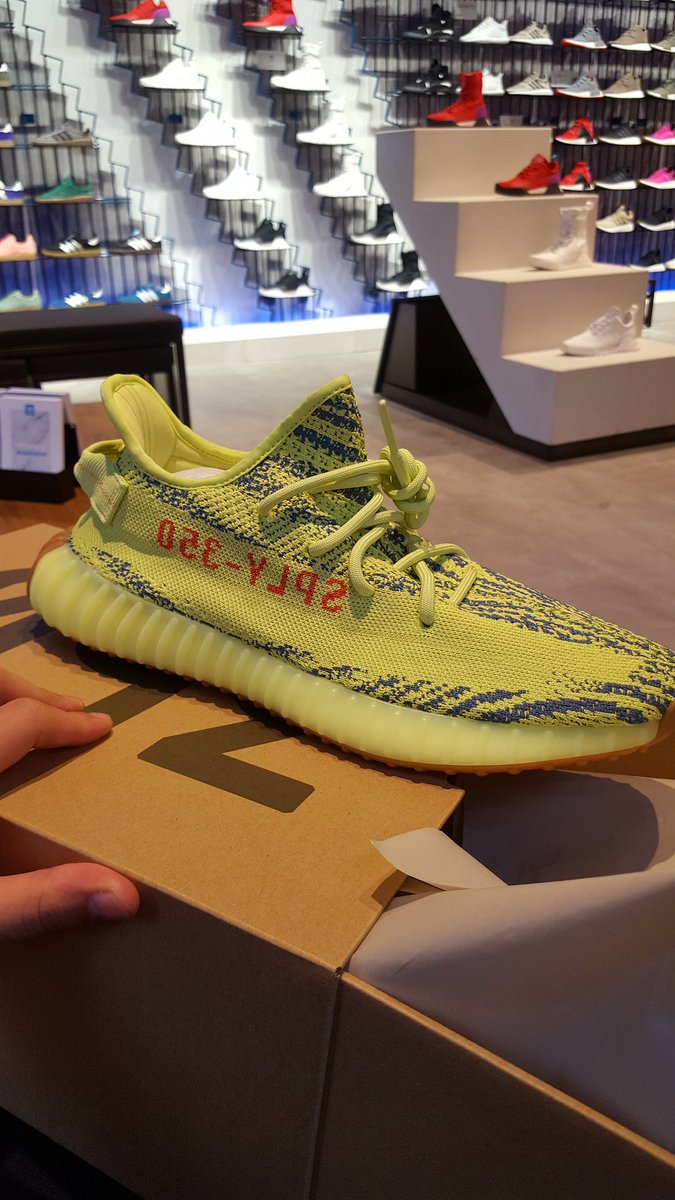 ServingShoescom's tweet image. Selling some pairs. Anyone interested? In your reply mention the size you are interested