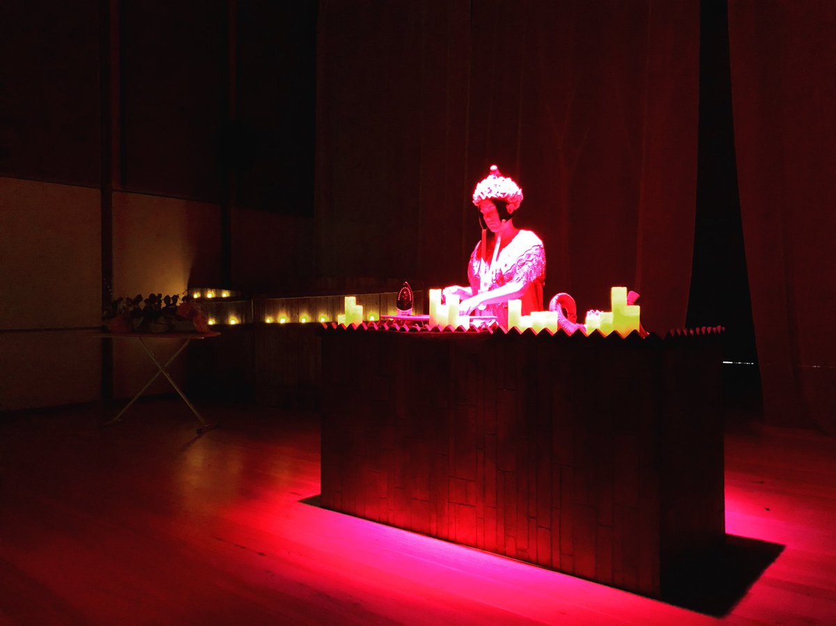 UNIXGallery's tweet image. #sibylkempson electrifying performance at the @whitneymuseum!
#unixgallery #whitneymuseum #contemporaryart #performanceart #museum #meatpacking #chelsea #live #art #artist #cheer