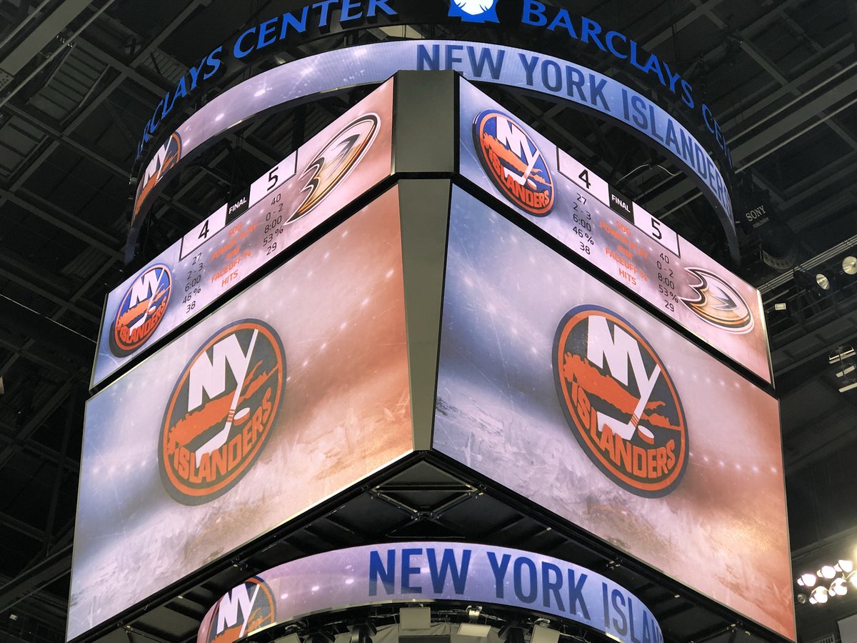 frontlinedec's tweet image. Travelled all the way from London and got to see the Ducks win! @AnaheimDucks @HampeLindholm #NHLDucks #AnaheimDucks #PaintItOrange