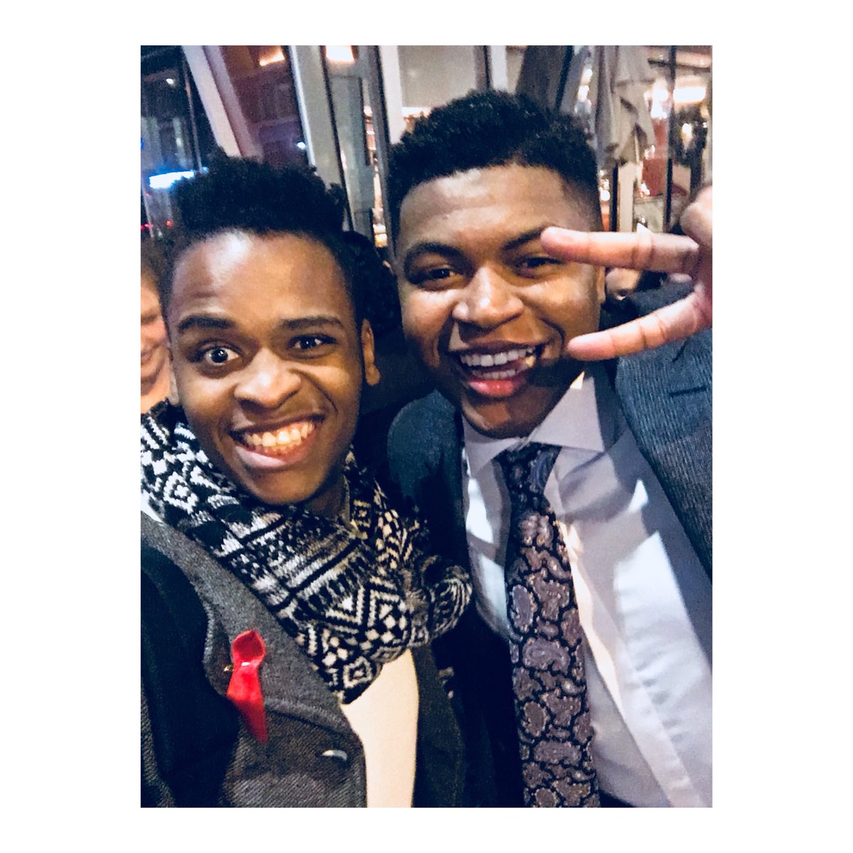 003_zi's tweet photo. not only met him BUT ALSO some characters of the cast of @HamiltonWestEnd such has @1RachelJohn (Angelica Schuyler) @TarinnCallender (Hercules Mulligan ) @CleveRSeptember (John Laurens) and @ObiomaUgoala (George Washington) #Hamilton #HamiltonLDN #HamLDN https://t.co/qCUxZKXepV