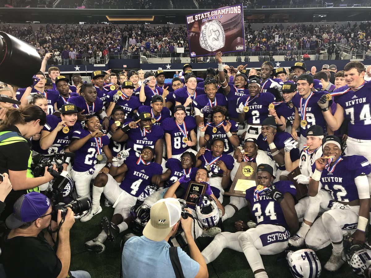 AshlyElamSports's tweet photo. FB: 3A DII State Championship
Gunter 16
Newton 40 F
The Eagles win first State Championship since 2005!
Offensive MVP: Noah Williams
Defensive MVP: Corbin Foster
#VYPESETX #txhsfb #UILState https://t.co/xm5irQkjQv