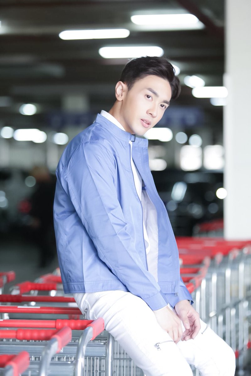 NatthewClub's tweet image. [Preview Pics] @nat_thew งานเปิดตัว ZICO น้ำมะพร้าวธรรมชาติ100% @ แม็คโคร สาทร วันนี้ค่พ #ZICOThailand #100%coconutwater #NOWatMAKRO